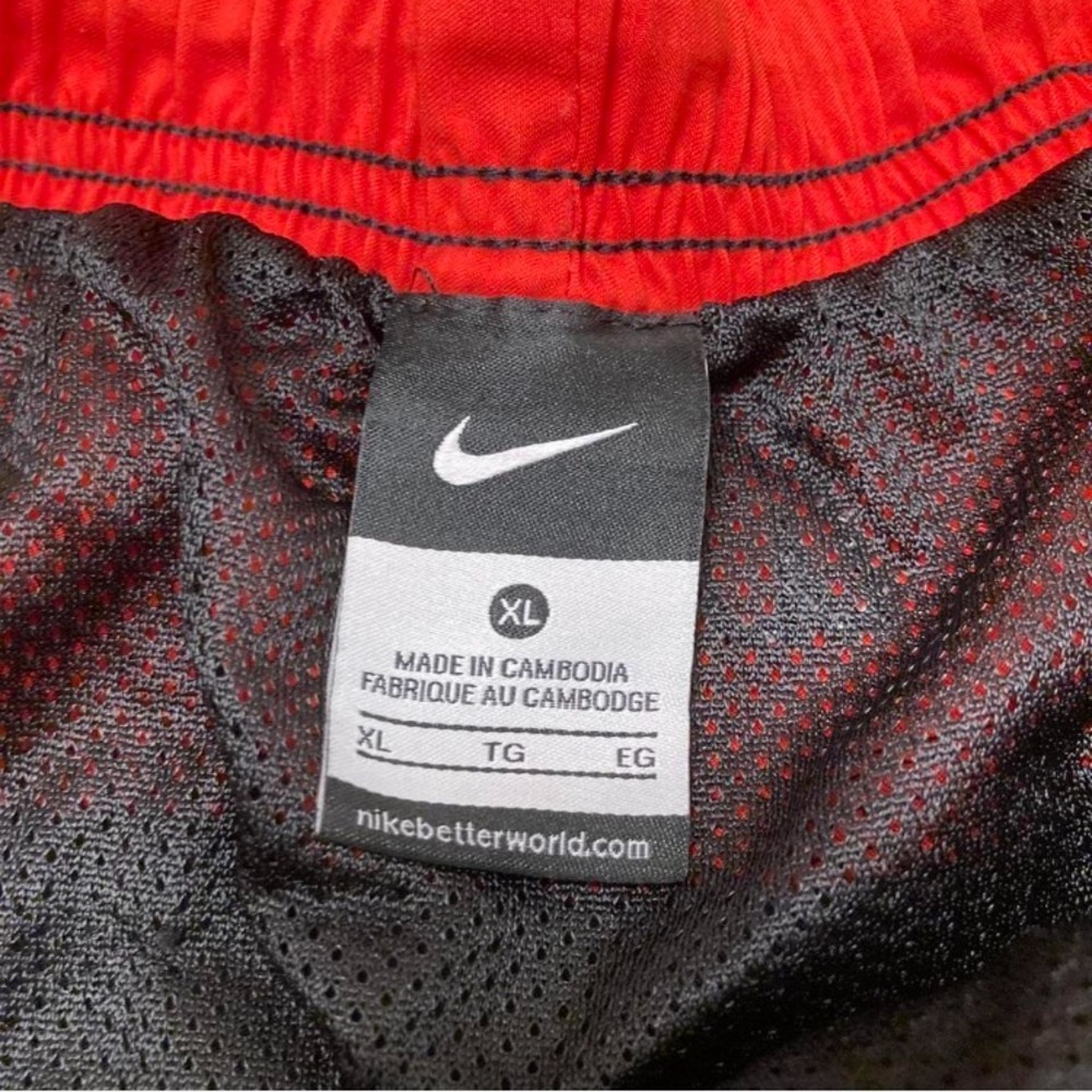 3/$15 Nike Black & Red Swim Trunks Activewear Gym Fitness Men’s XL Vacation Pool - Picture 2 of 6